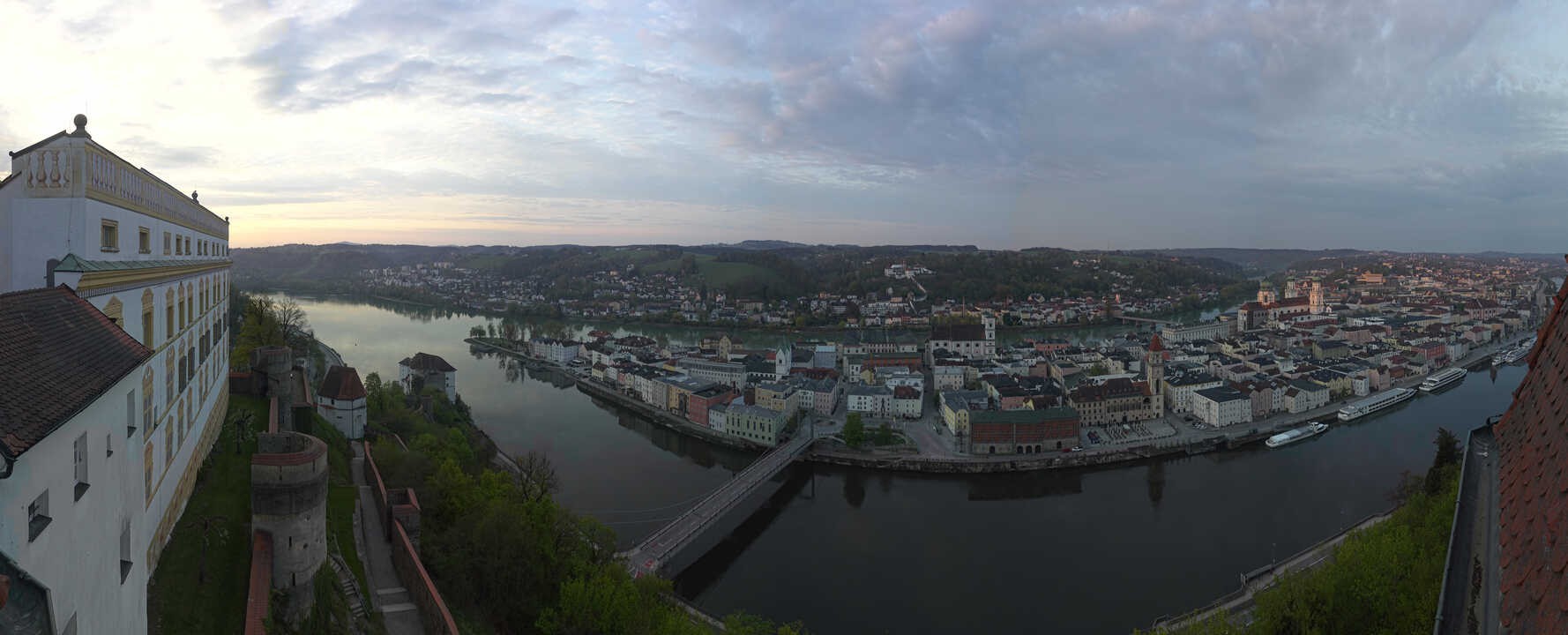 Archiv Foto Webcam Passau: Blick von der Veste Oberhaus auf Donau und Altstadt