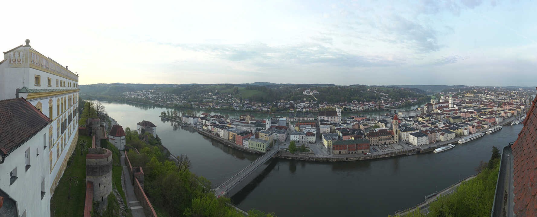 Archiv Foto Webcam Passau: Blick von der Veste Oberhaus auf Donau und Altstadt