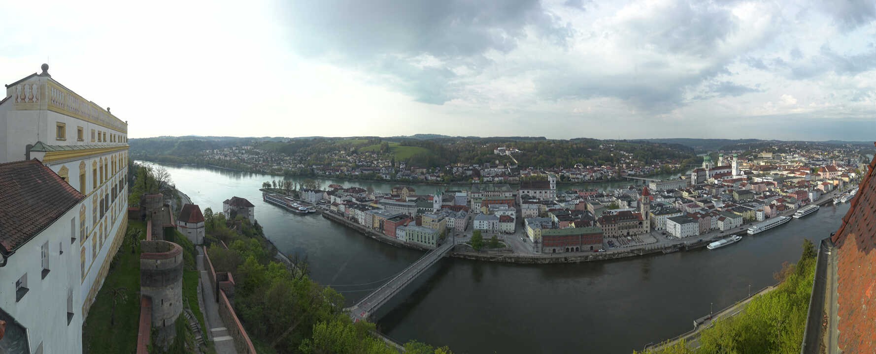 Archiv Foto Webcam Passau: Blick von der Veste Oberhaus auf Donau und Altstadt