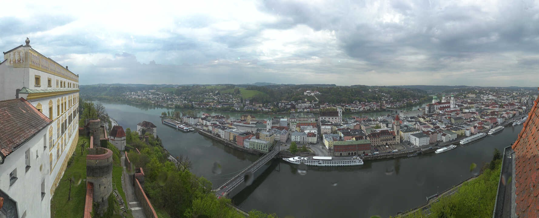 Archiv Foto Webcam Passau: Blick von der Veste Oberhaus auf Donau und Altstadt