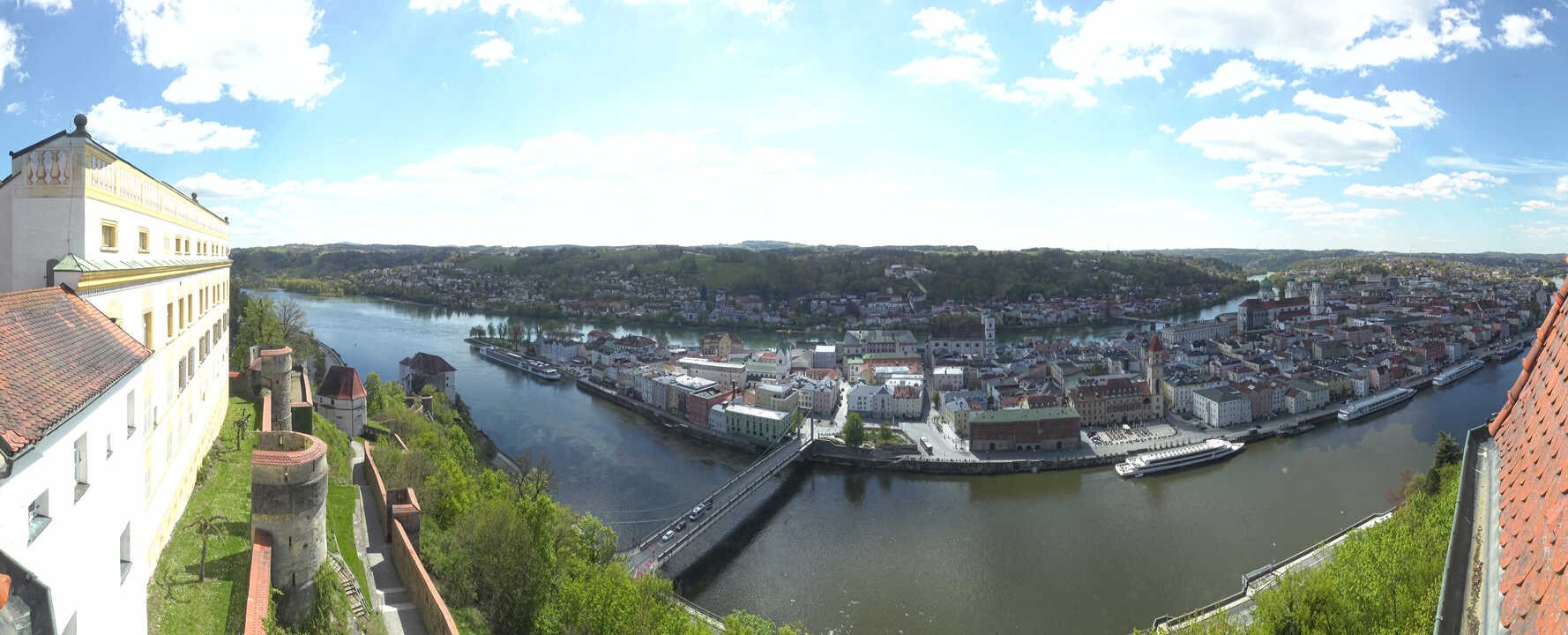 Archiv Foto Webcam Passau: Blick von der Veste Oberhaus auf Donau und Altstadt