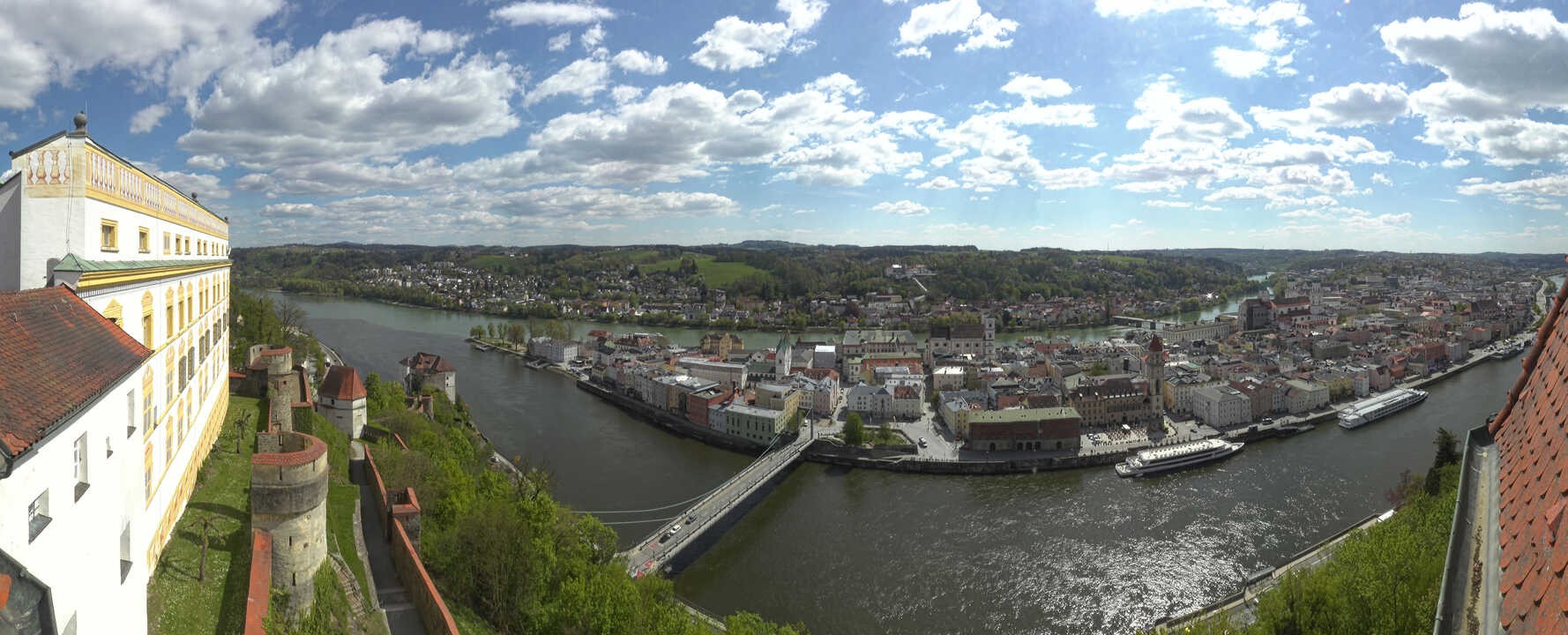 Archiv Foto Webcam Passau: Blick von der Veste Oberhaus auf Donau und Altstadt