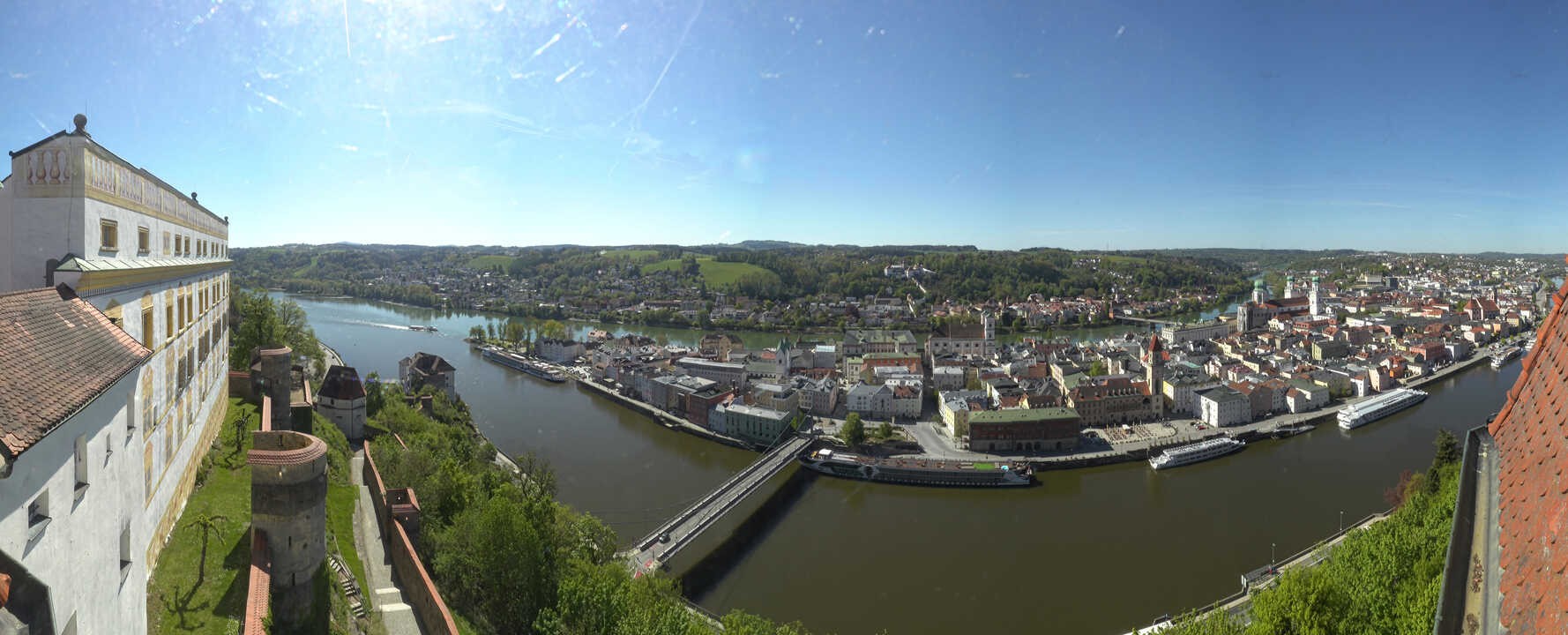 Archiv Foto Webcam Passau: Blick von der Veste Oberhaus auf Donau und Altstadt