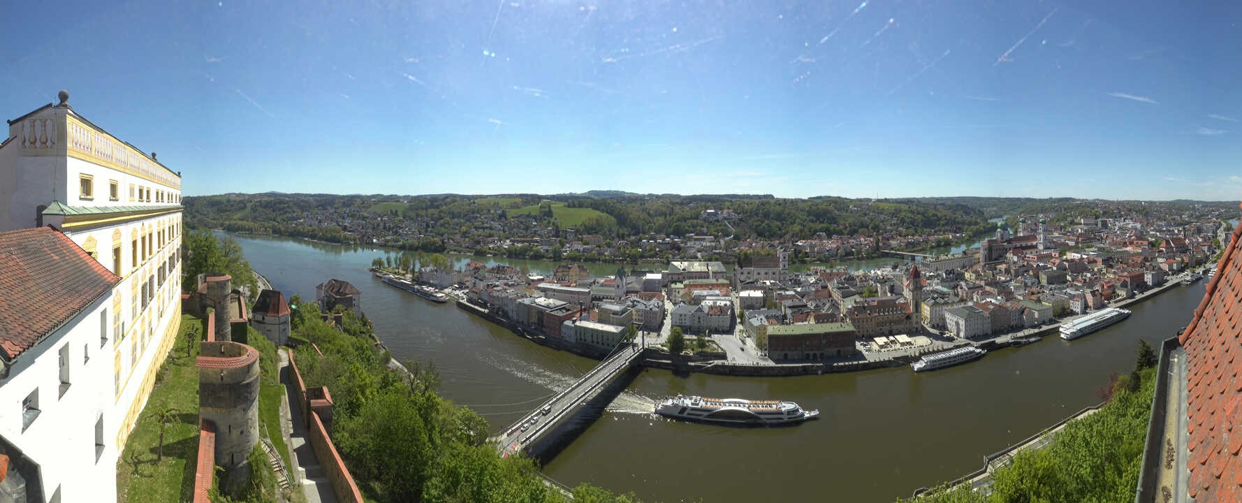 Archiv Foto Webcam Passau: Blick von der Veste Oberhaus auf Donau und Altstadt