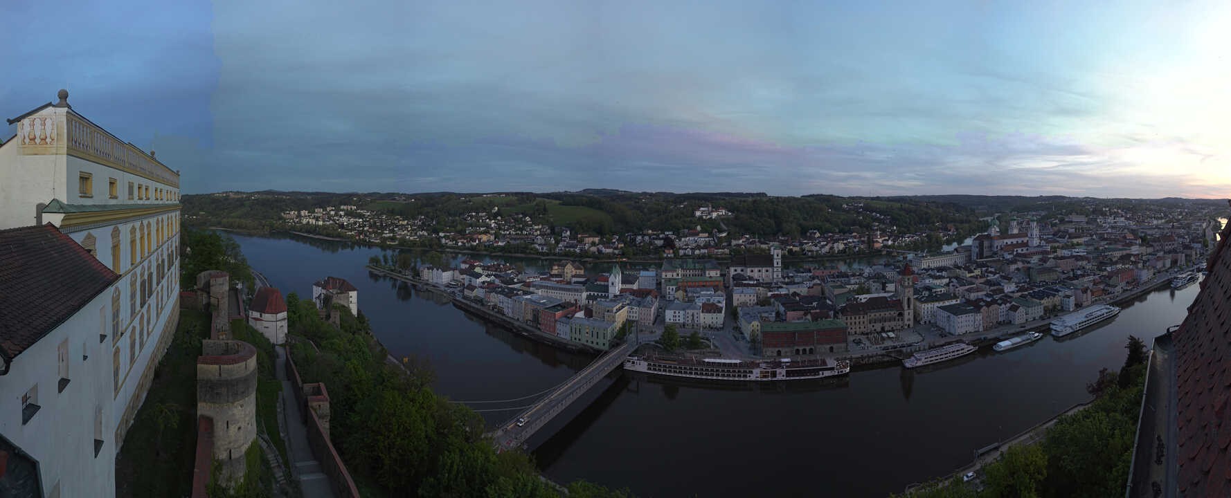 Archiv Foto Webcam Passau: Blick von der Veste Oberhaus auf Donau und Altstadt