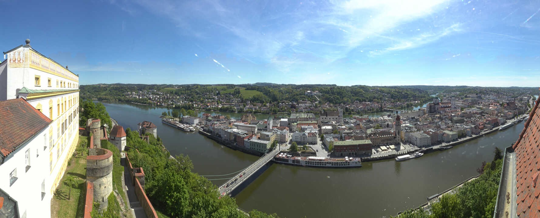 Archiv Foto Webcam Passau: Blick von der Veste Oberhaus auf Donau und Altstadt