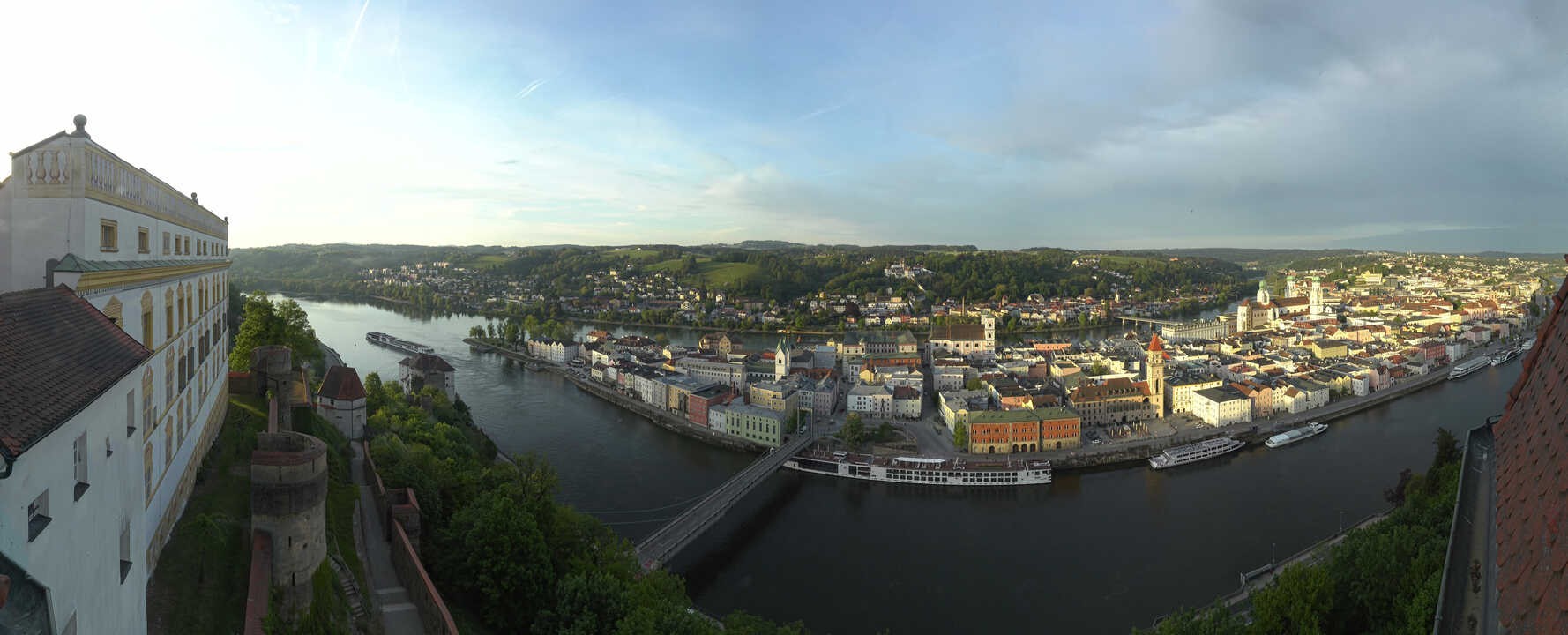 Archiv Foto Webcam Passau: Blick von der Veste Oberhaus auf Donau und Altstadt