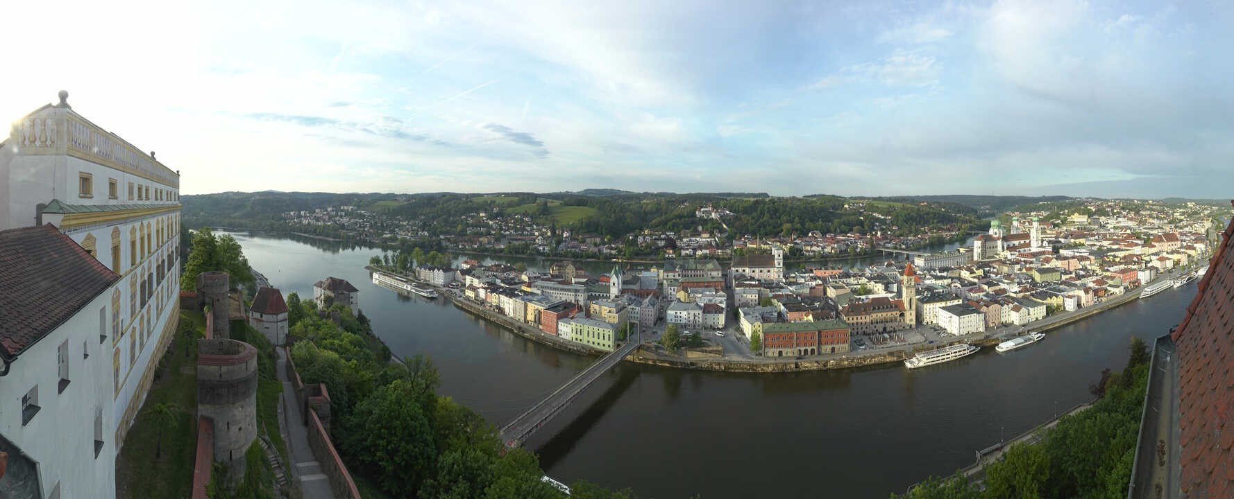 Archiv Foto Webcam Passau: Blick von der Veste Oberhaus auf Donau und Altstadt