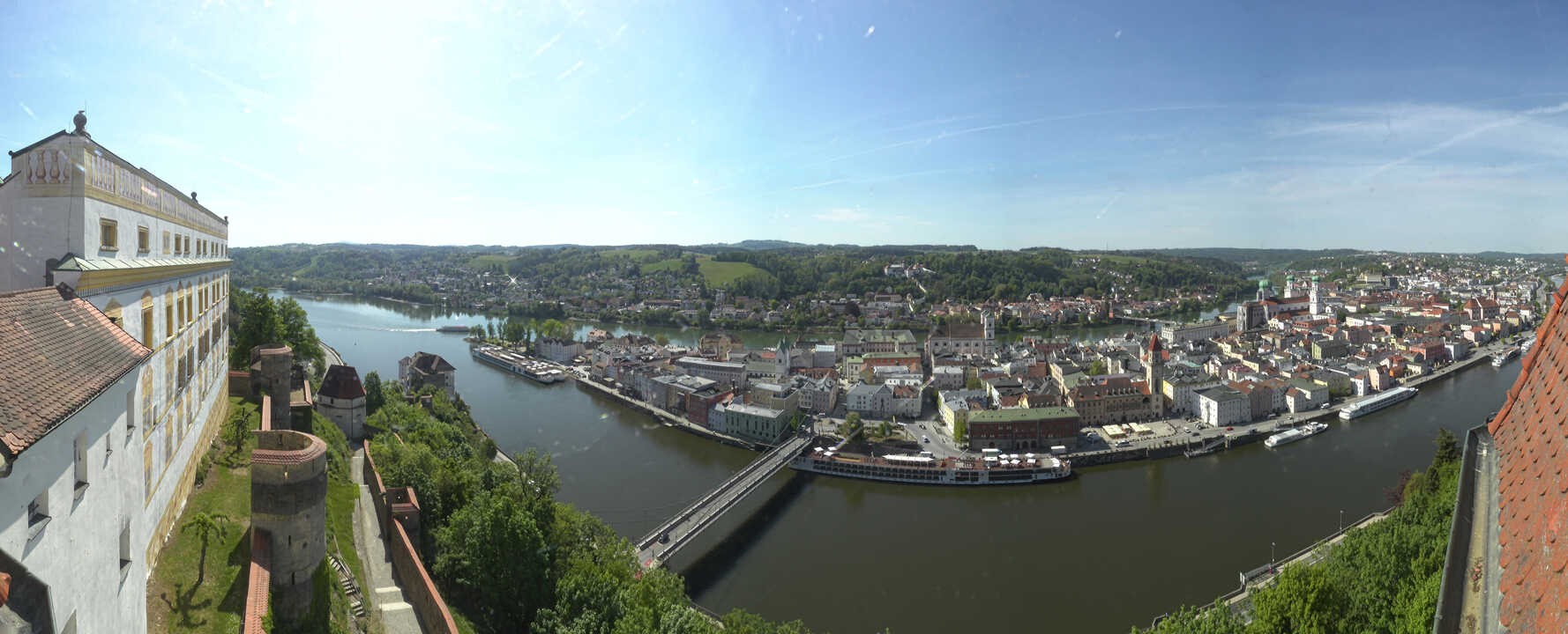 Archiv Foto Webcam Passau: Blick von der Veste Oberhaus auf Donau und Altstadt