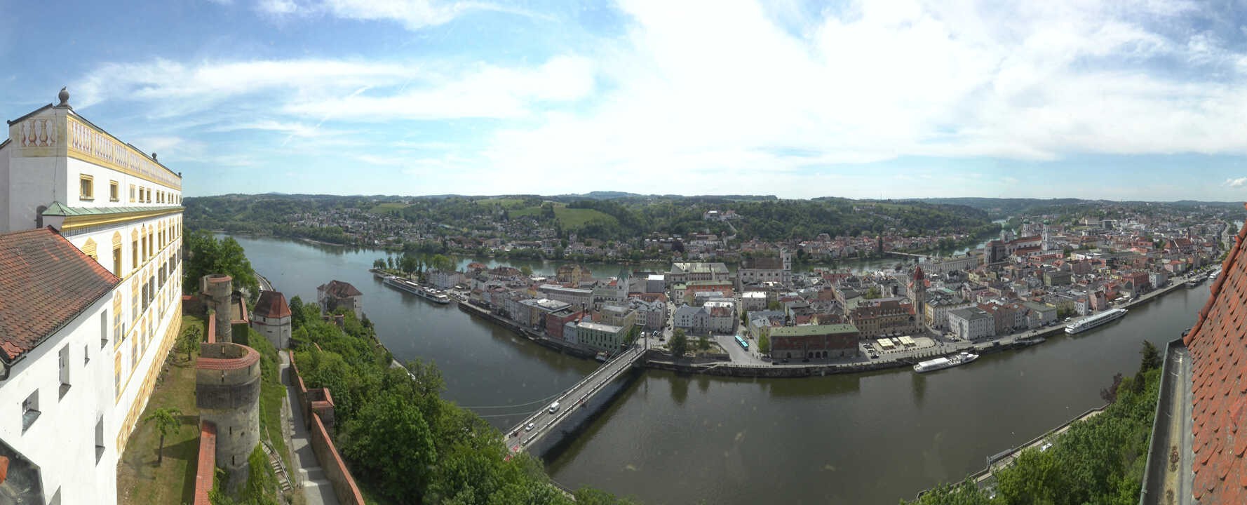Archiv Foto Webcam Passau: Blick von der Veste Oberhaus auf Donau und Altstadt