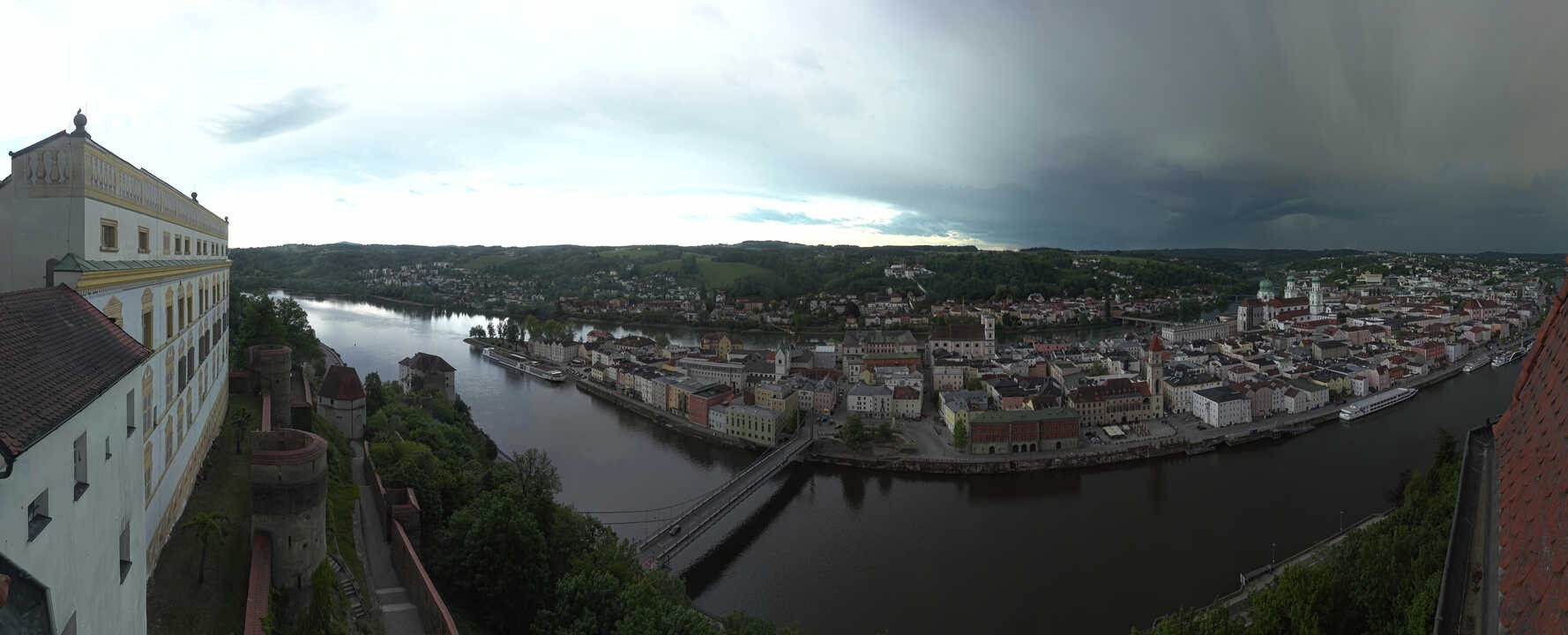 Archiv Foto Webcam Passau: Blick von der Veste Oberhaus auf Donau und Altstadt