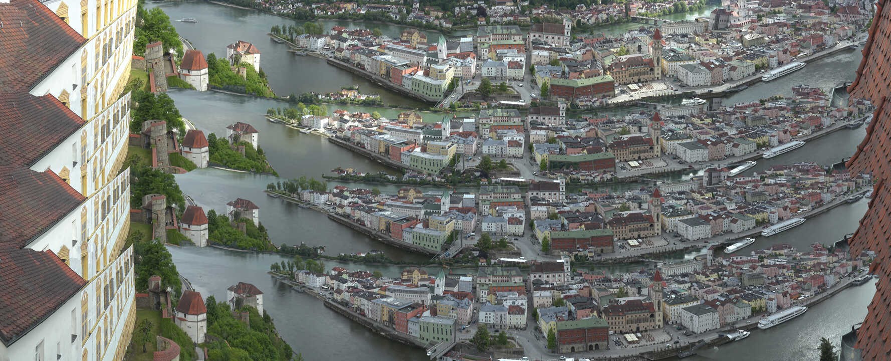 Archiv Foto Webcam Passau: Blick von der Veste Oberhaus auf Donau und Altstadt
