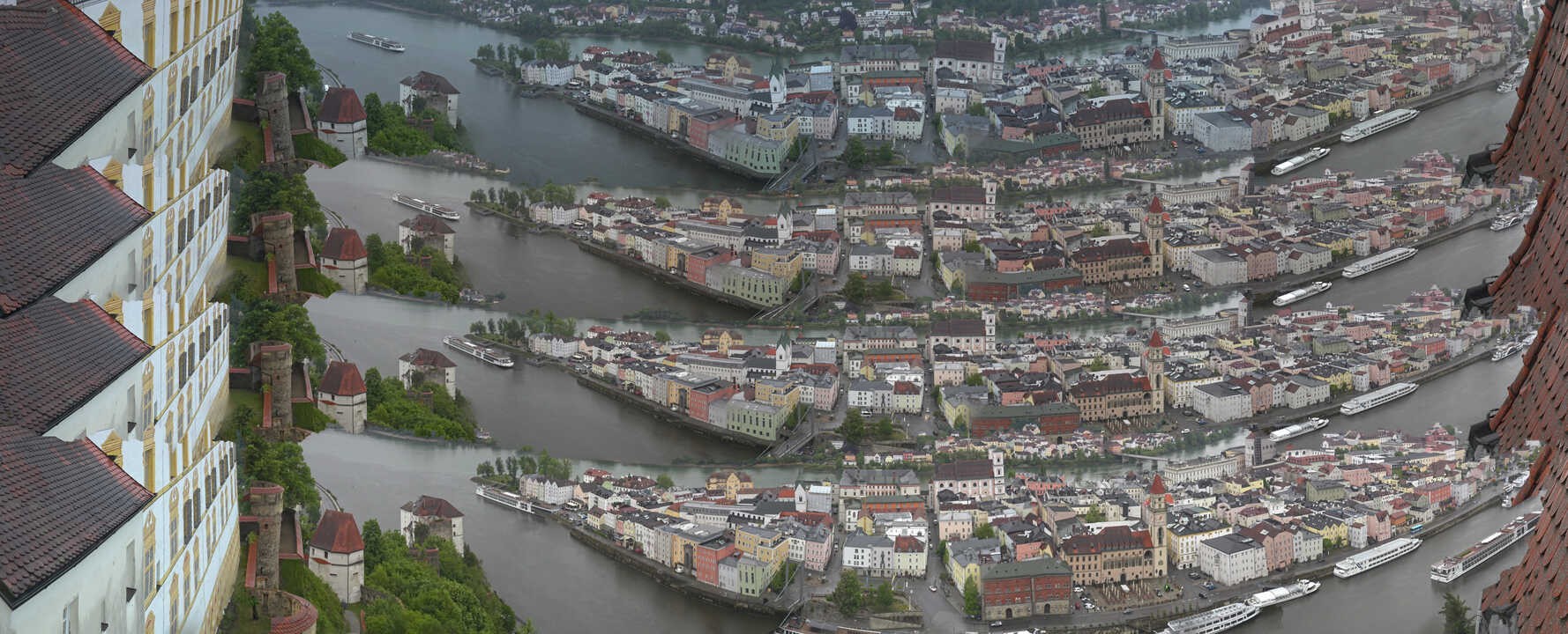 Archiv Foto Webcam Passau: Blick von der Veste Oberhaus auf Donau und Altstadt