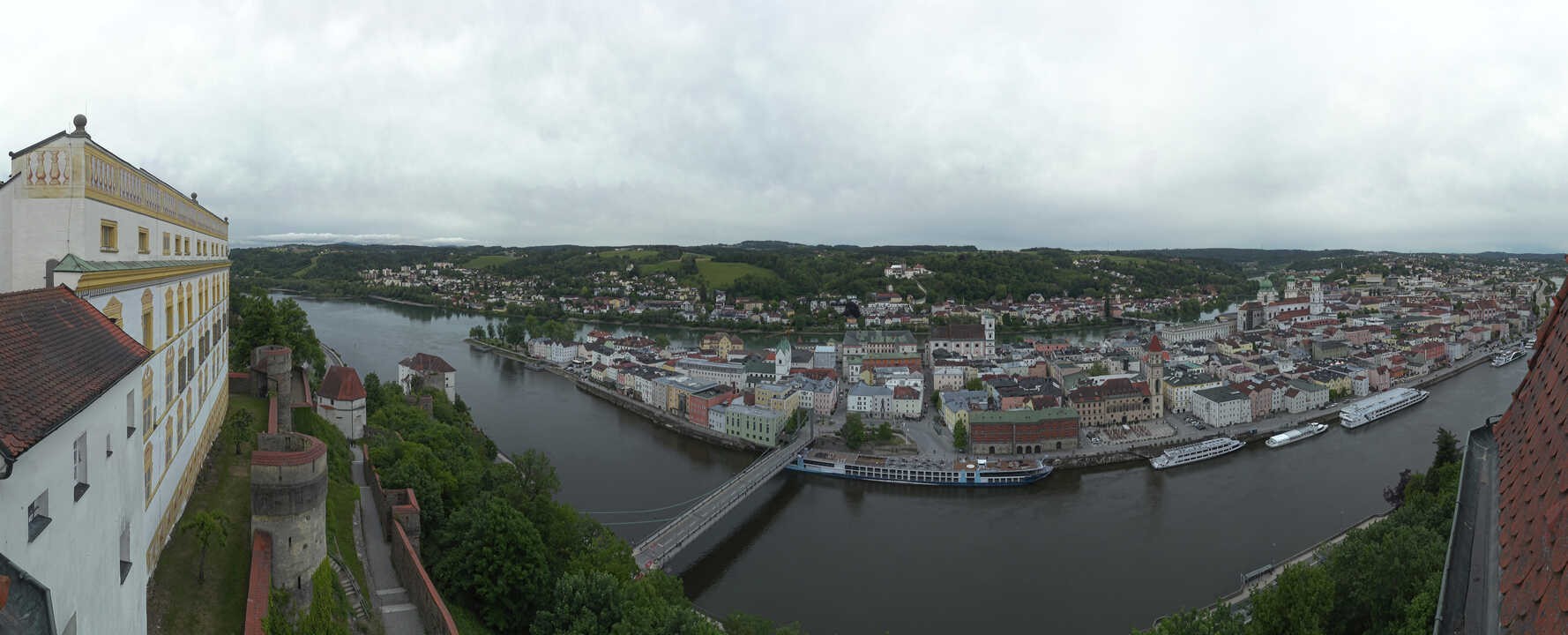 Archiv Foto Webcam Passau: Blick von der Veste Oberhaus auf Donau und Altstadt