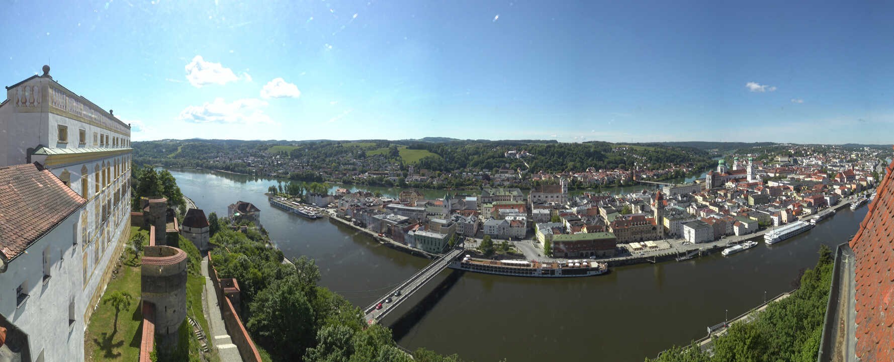 Archiv Foto Webcam Passau: Blick von der Veste Oberhaus auf Donau und Altstadt