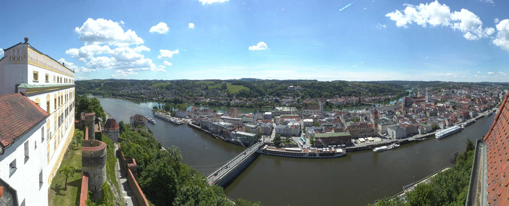 Archiv Foto Webcam Passau: Blick von der Veste Oberhaus auf Donau und Altstadt