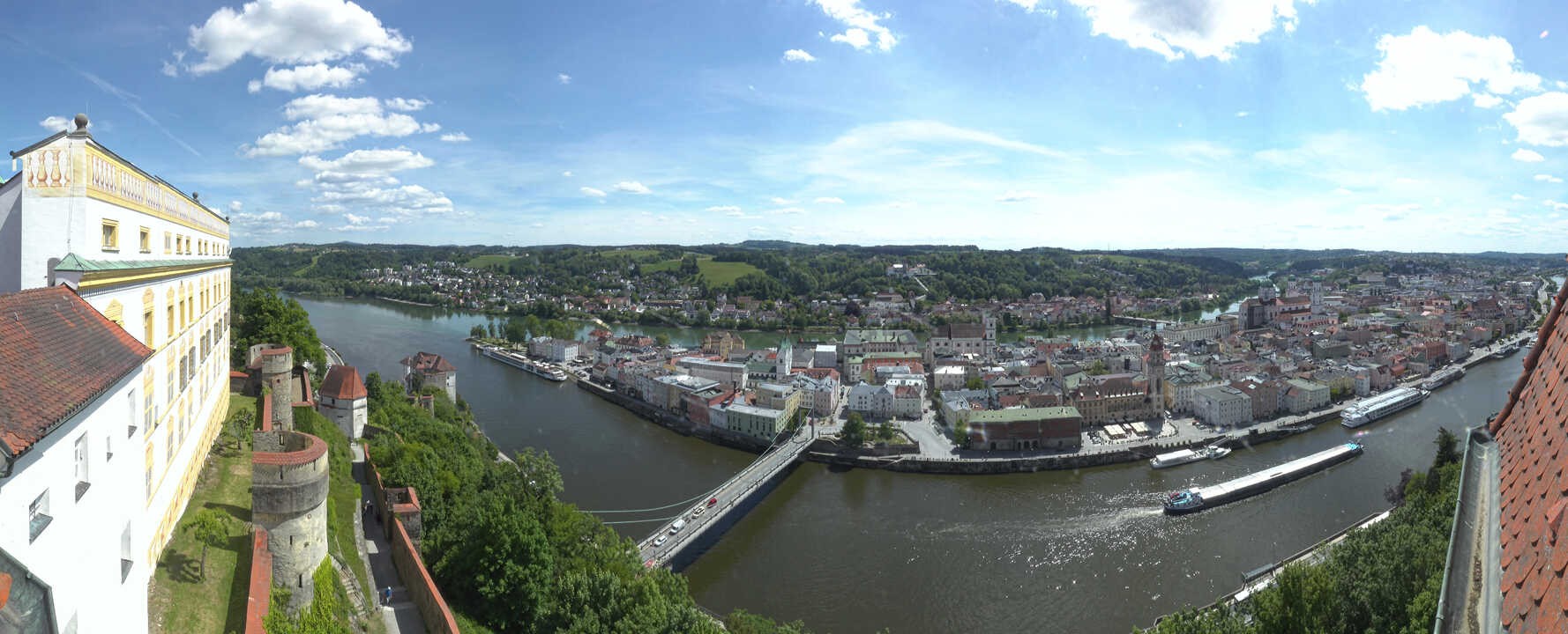 Archiv Foto Webcam Passau: Blick von der Veste Oberhaus auf Donau und Altstadt