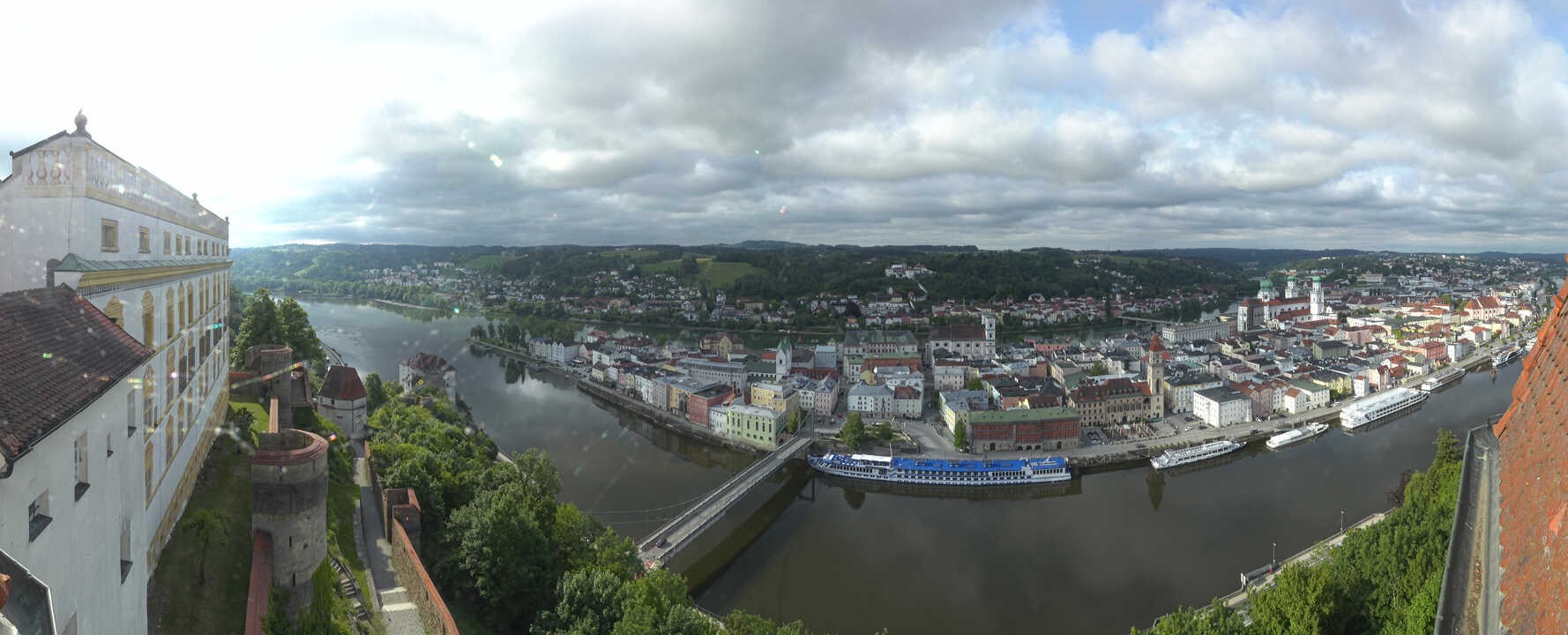 Archiv Foto Webcam Passau: Blick von der Veste Oberhaus auf Donau und Altstadt