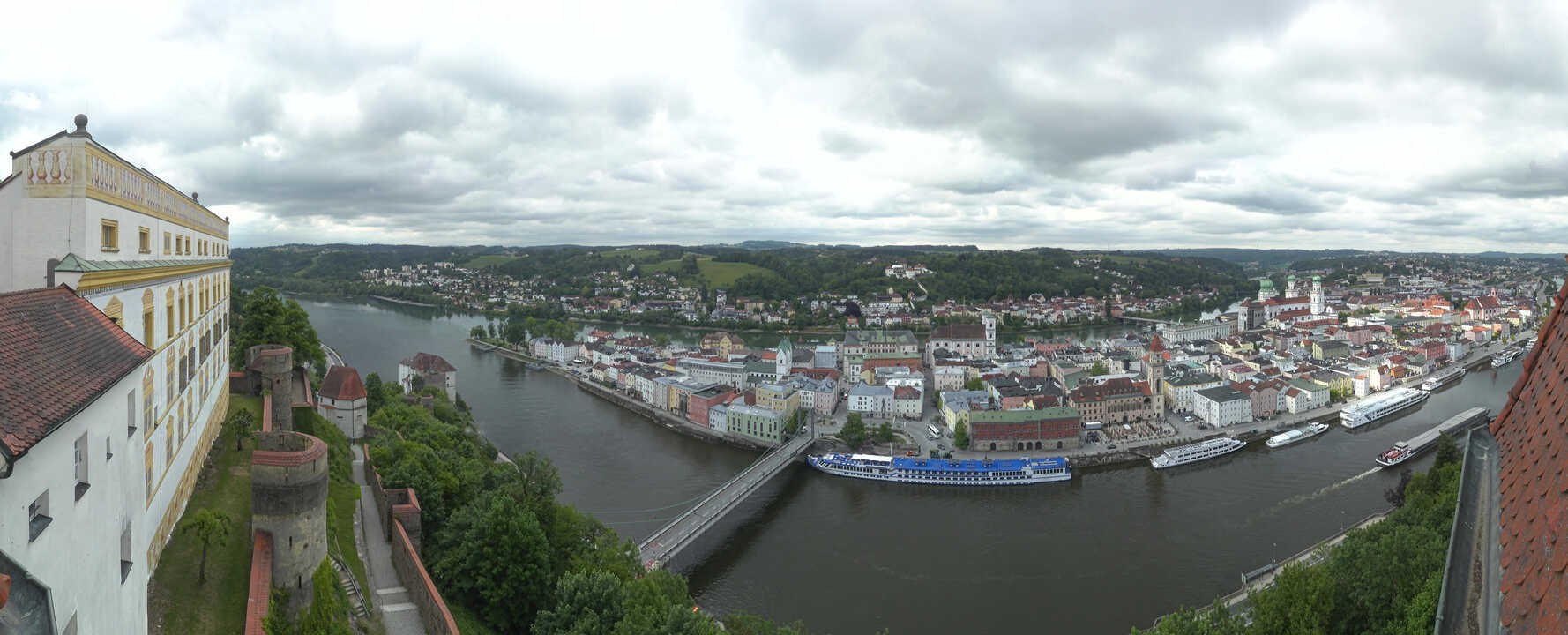 Archiv Foto Webcam Passau: Blick von der Veste Oberhaus auf Donau und Altstadt