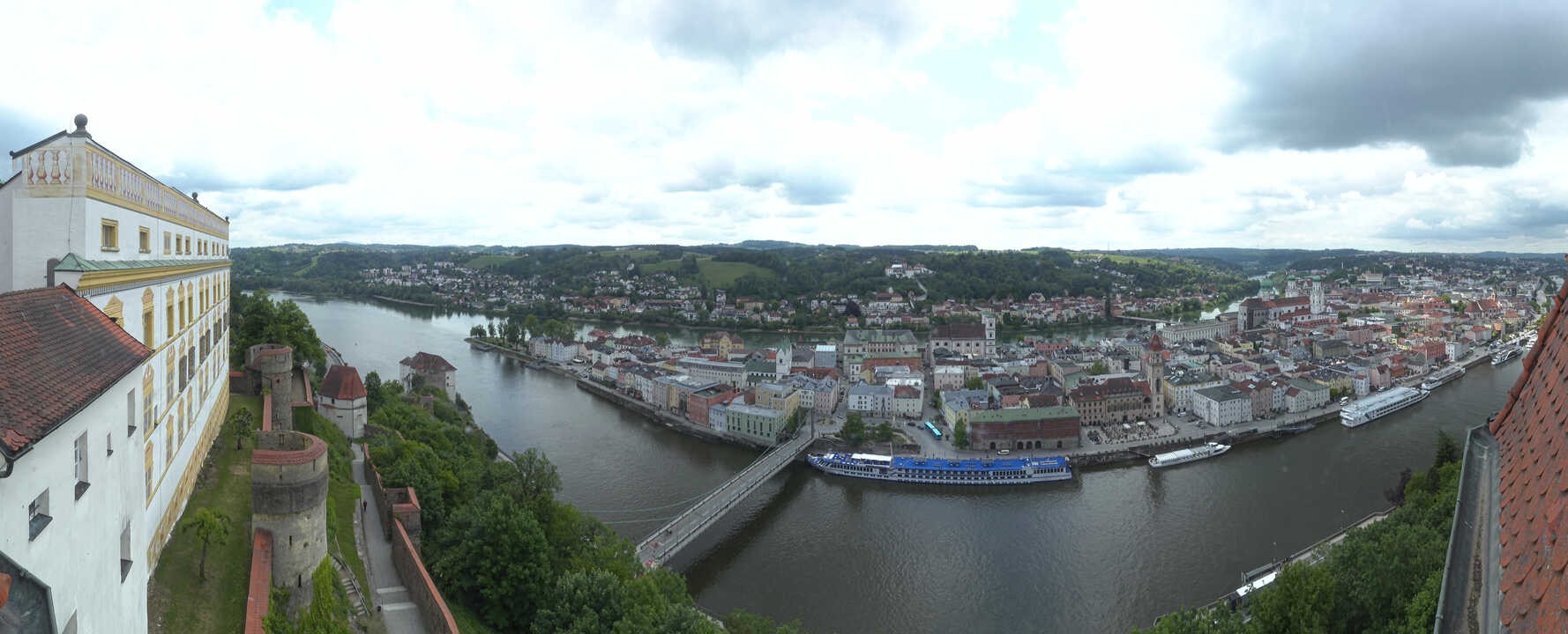 Archiv Foto Webcam Passau: Blick von der Veste Oberhaus auf Donau und Altstadt