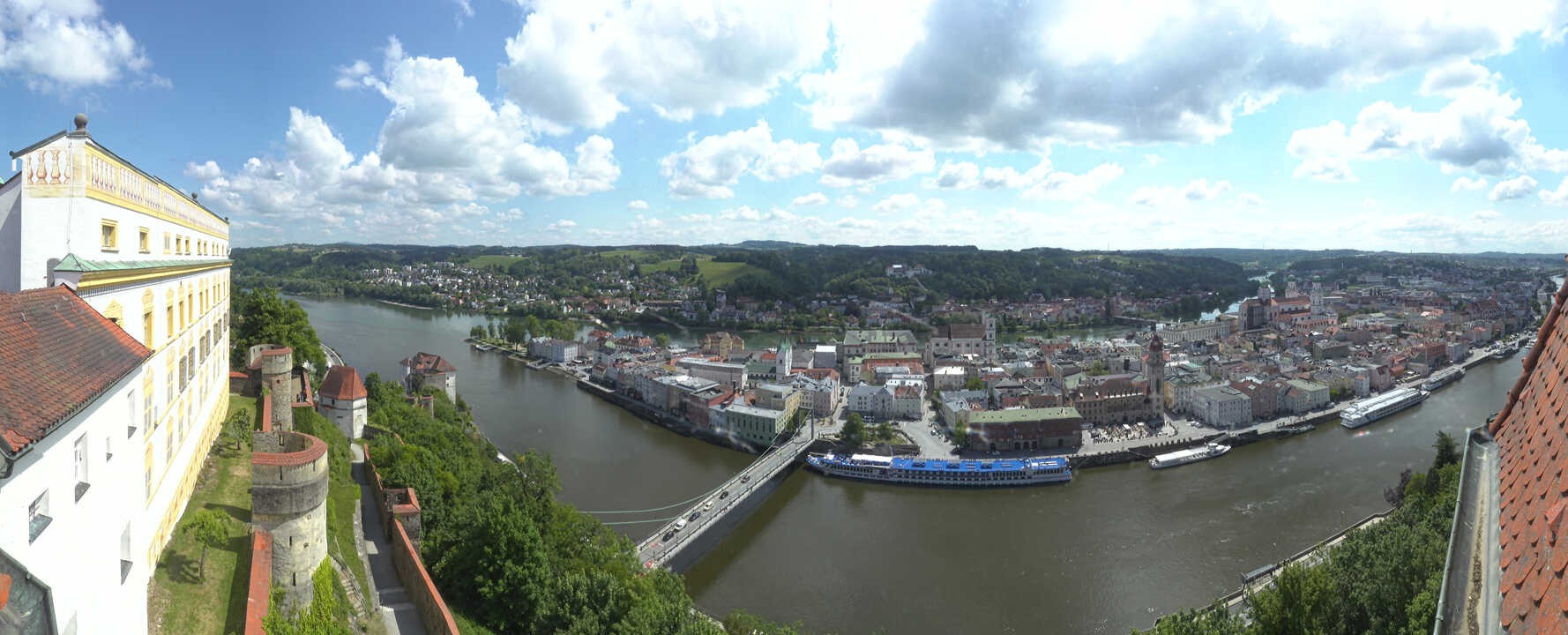 Archiv Foto Webcam Passau: Blick von der Veste Oberhaus auf Donau und Altstadt