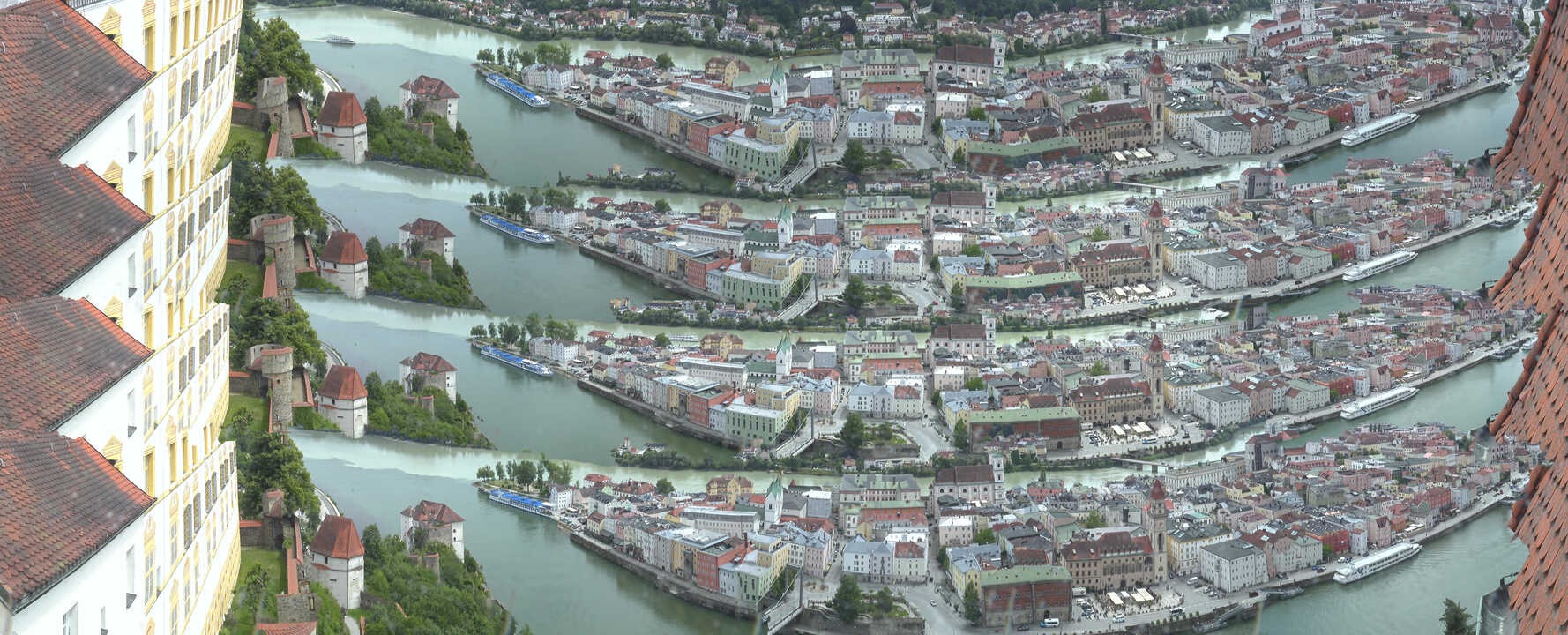 Archiv Foto Webcam Passau: Blick von der Veste Oberhaus auf Donau und Altstadt