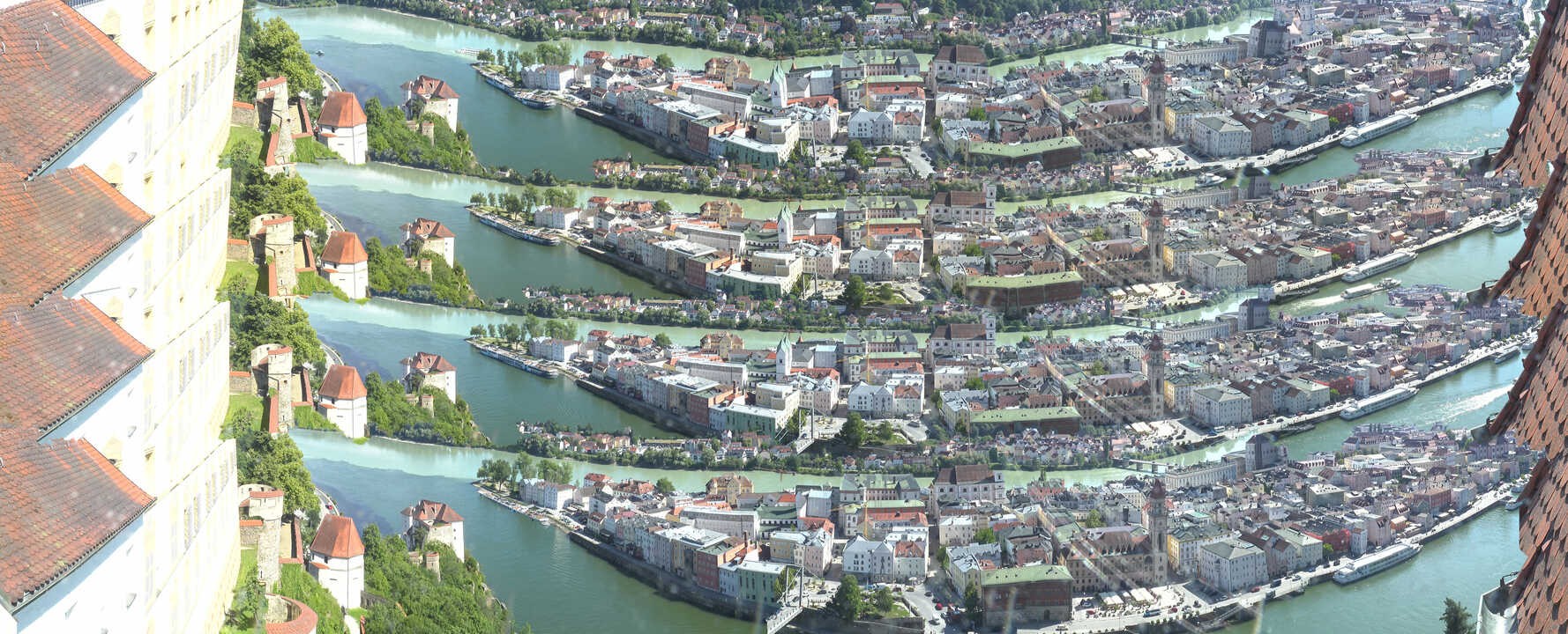 Archiv Foto Webcam Passau: Blick von der Veste Oberhaus auf Donau und Altstadt