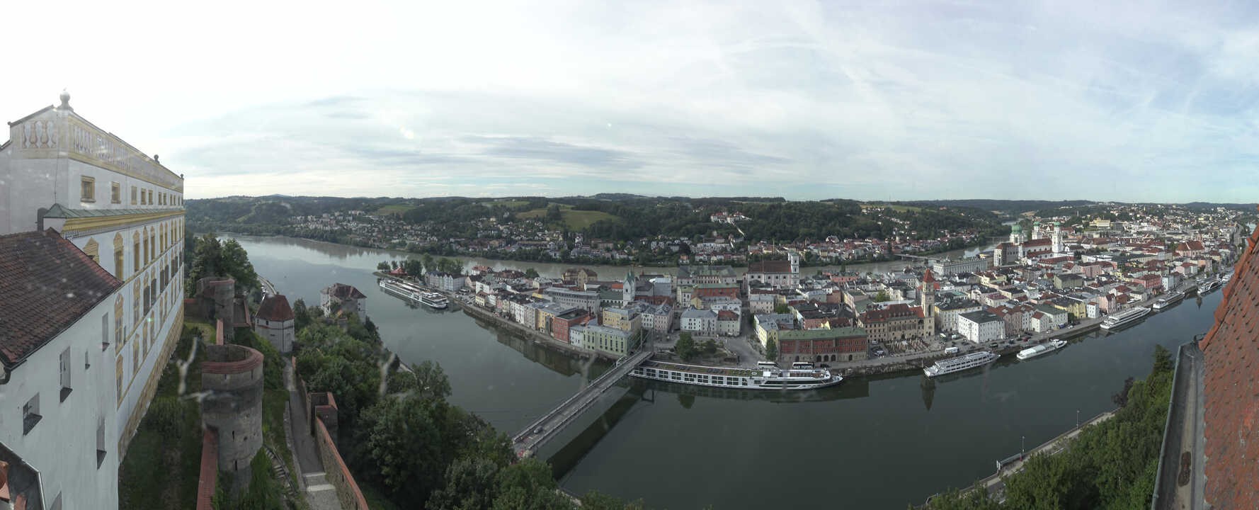 Archiv Foto Webcam Passau: Blick von der Veste Oberhaus auf Donau und Altstadt