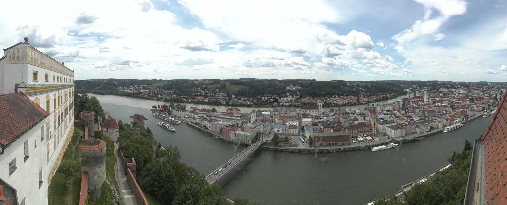 Archiv Foto Webcam Passau: Blick von der Veste Oberhaus auf Donau und Altstadt