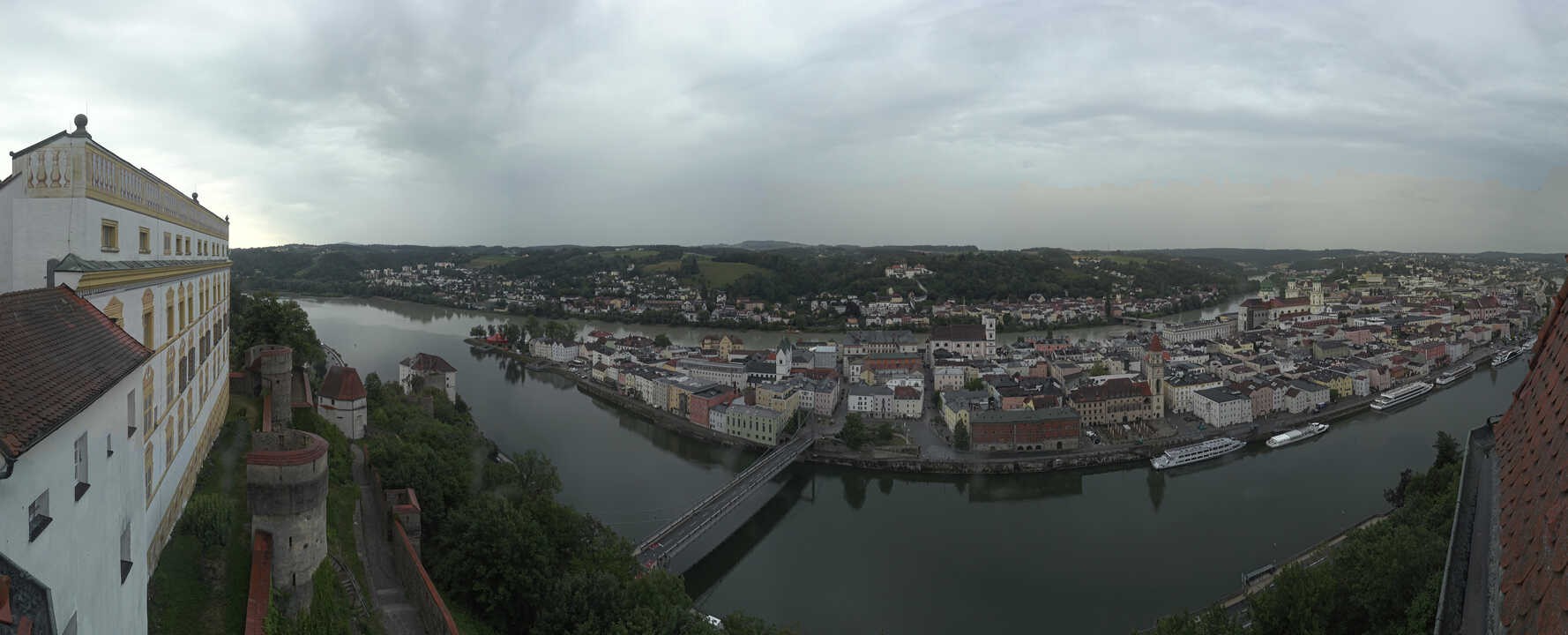 Archiv Foto Webcam Passau: Blick von der Veste Oberhaus auf Donau und Altstadt