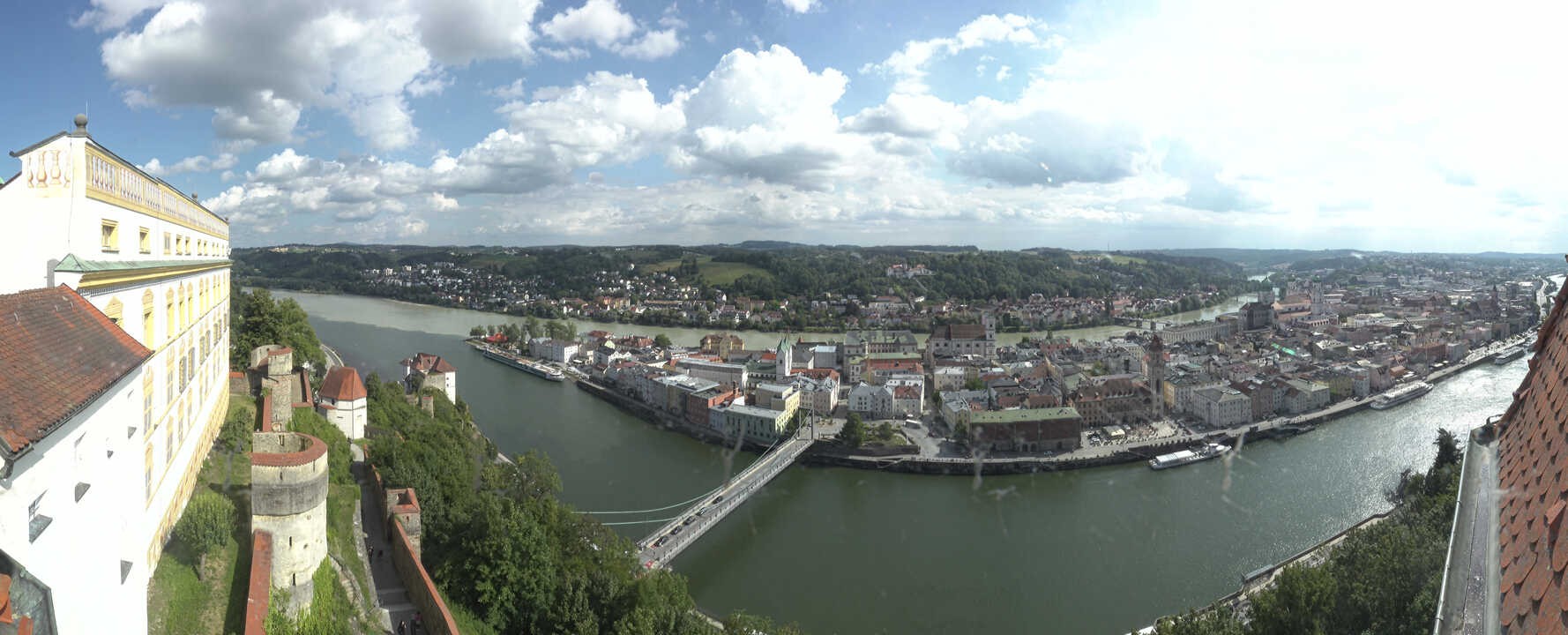 Archiv Foto Webcam Passau: Blick von der Veste Oberhaus auf Donau und Altstadt