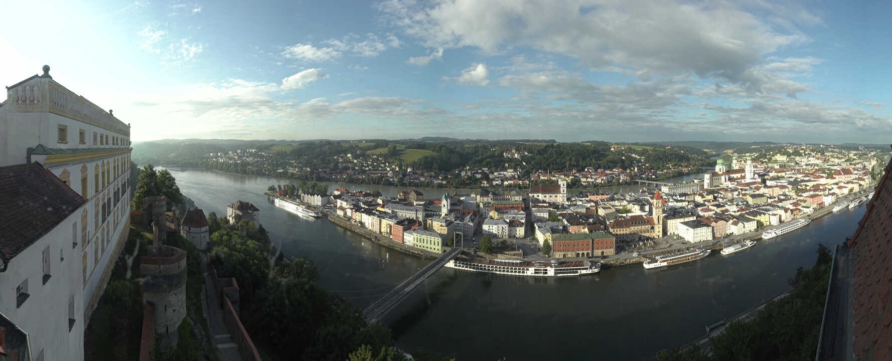 Archiv Foto Webcam Passau: Blick von der Veste Oberhaus auf Donau und Altstadt