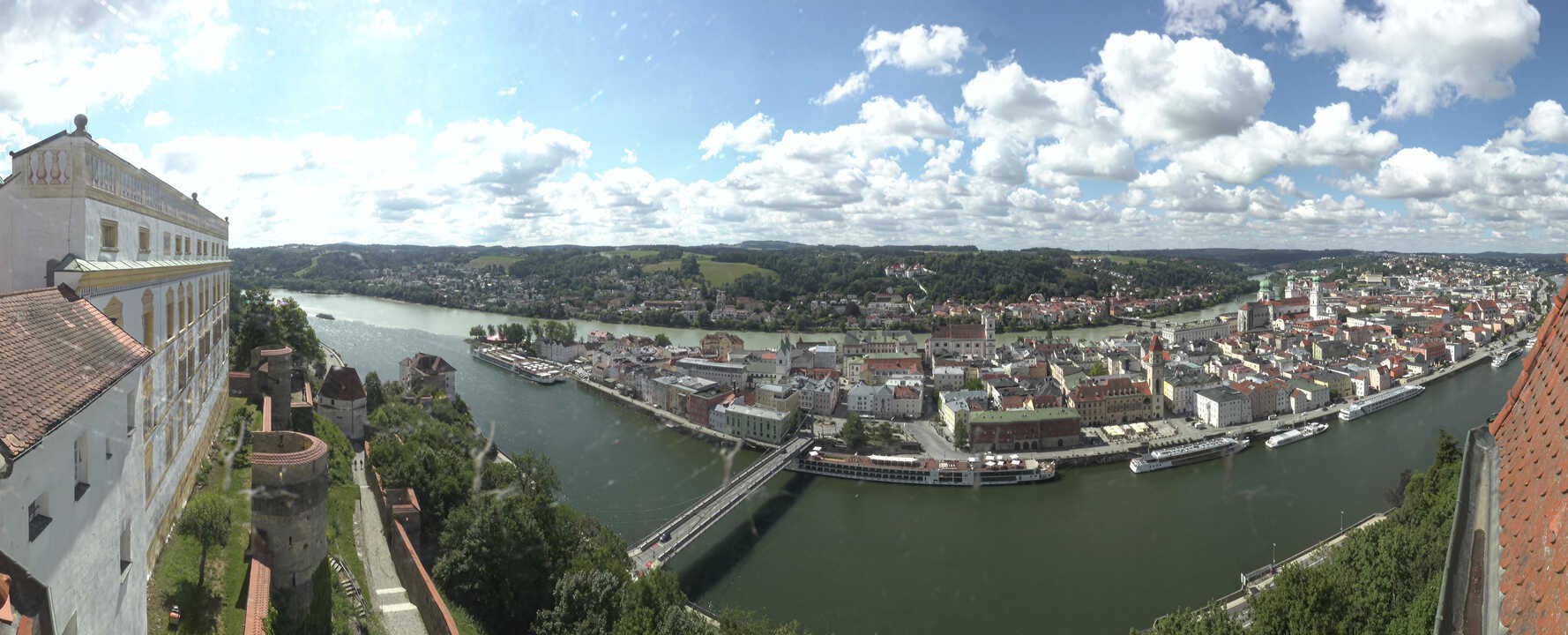 Archiv Foto Webcam Passau: Blick von der Veste Oberhaus auf Donau und Altstadt