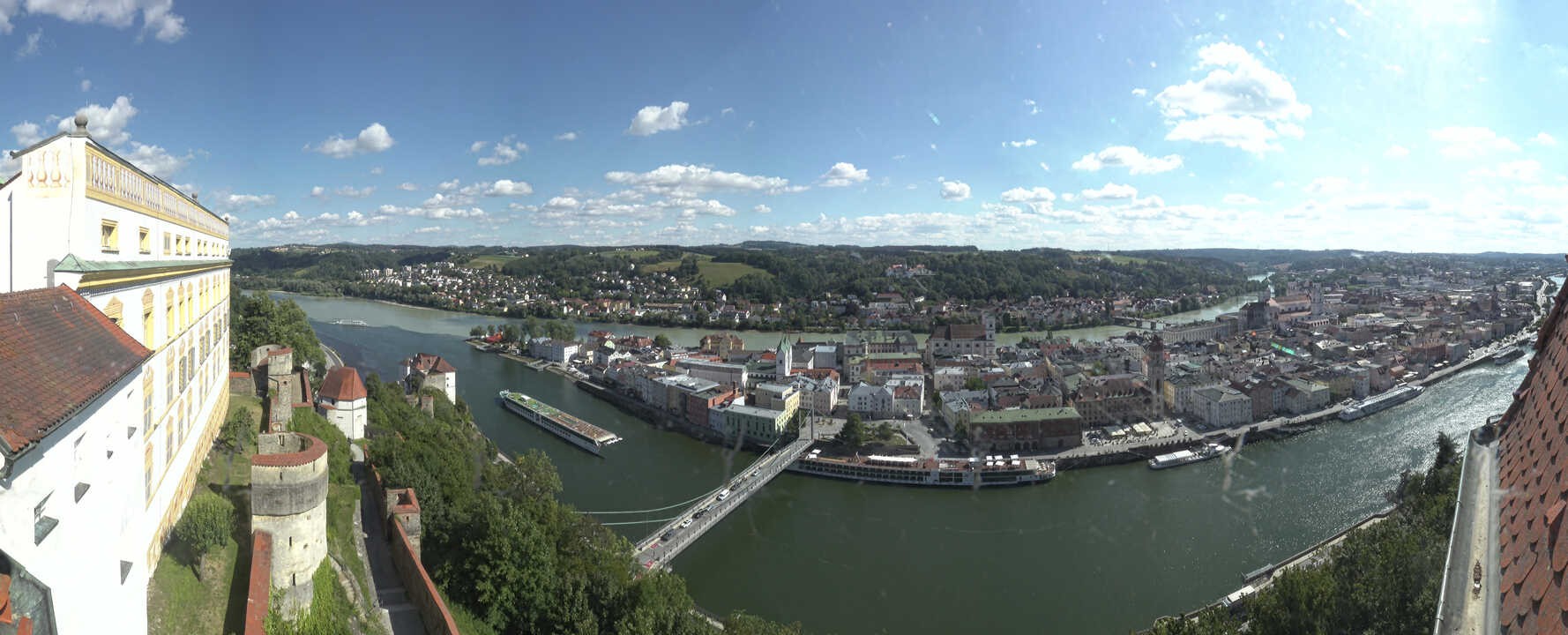 Archiv Foto Webcam Passau: Blick von der Veste Oberhaus auf Donau und Altstadt