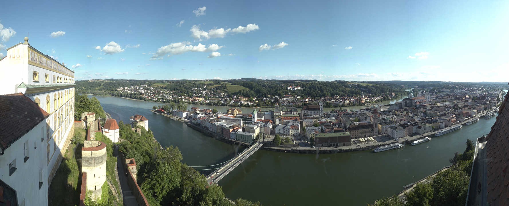 Archiv Foto Webcam Passau: Blick von der Veste Oberhaus auf Donau und Altstadt