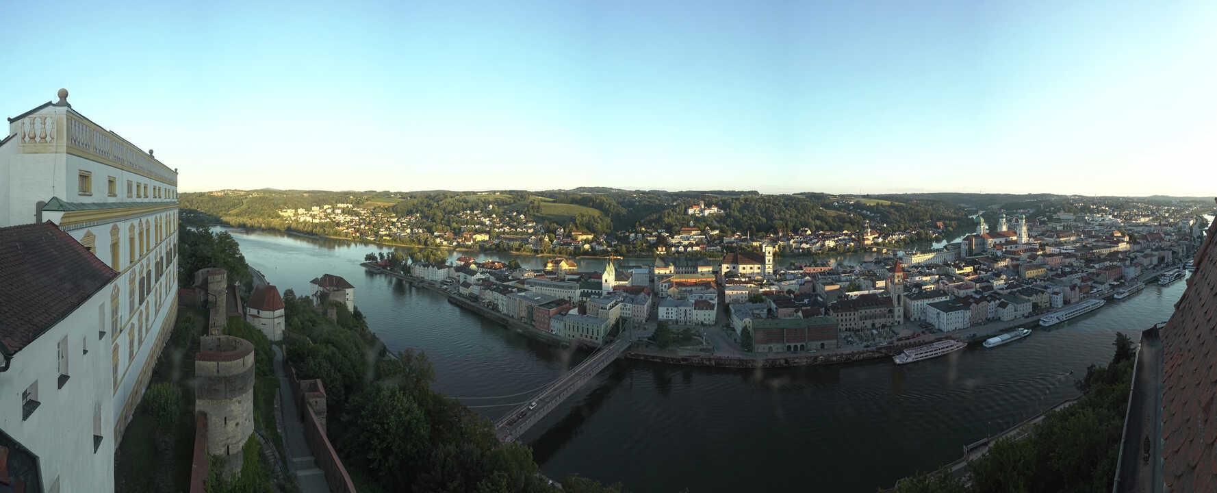 Archiv Foto Webcam Passau: Blick von der Veste Oberhaus auf Donau und Altstadt