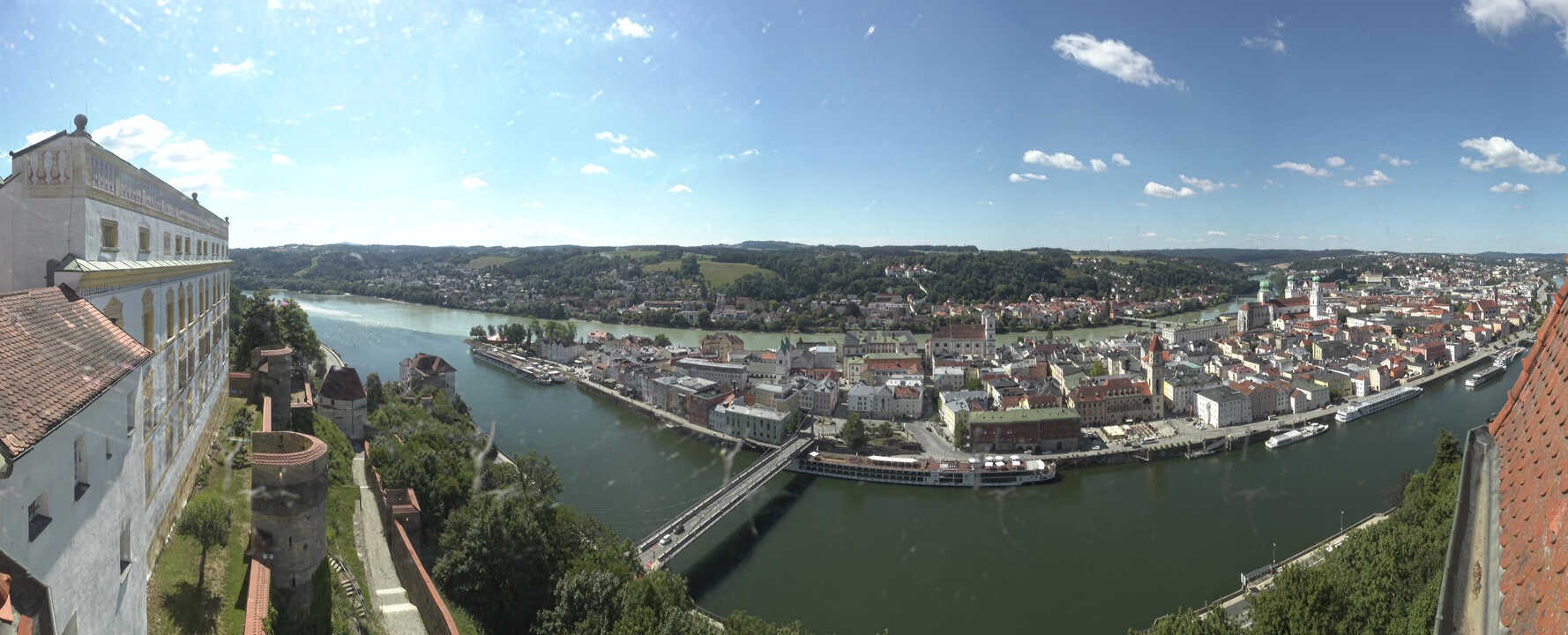 Archiv Foto Webcam Passau: Blick von der Veste Oberhaus auf Donau und Altstadt