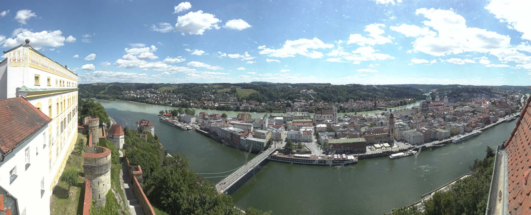 Archiv Foto Webcam Passau: Blick von der Veste Oberhaus auf Donau und Altstadt