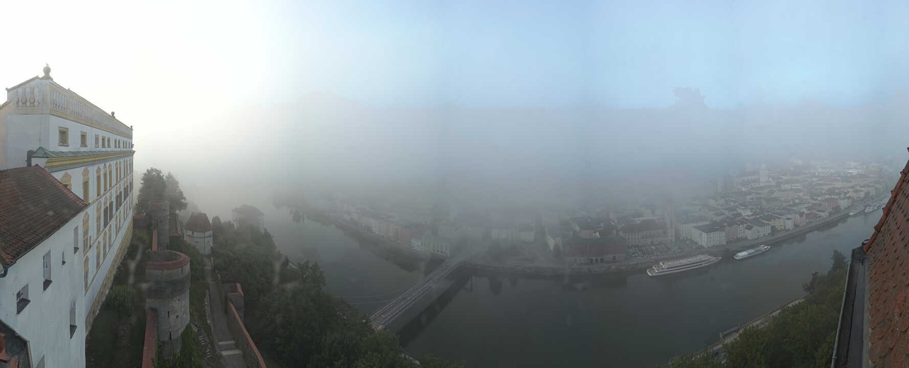 Archiv Foto Webcam Passau: Blick von der Veste Oberhaus auf Donau und Altstadt