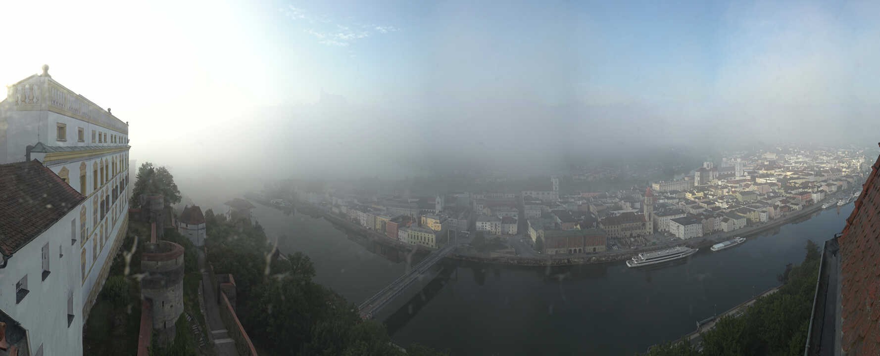 Archiv Foto Webcam Passau: Blick von der Veste Oberhaus auf Donau und Altstadt