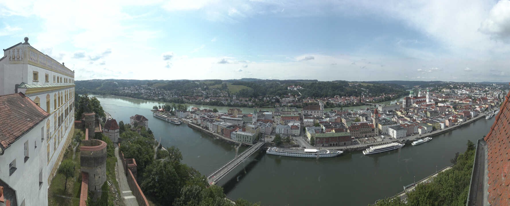 Archiv Foto Webcam Passau: Blick von der Veste Oberhaus auf Donau und Altstadt