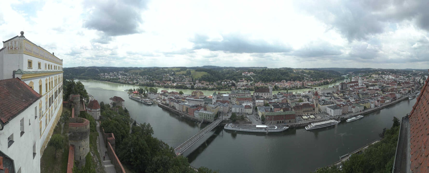 Archiv Foto Webcam Passau: Blick von der Veste Oberhaus auf Donau und Altstadt