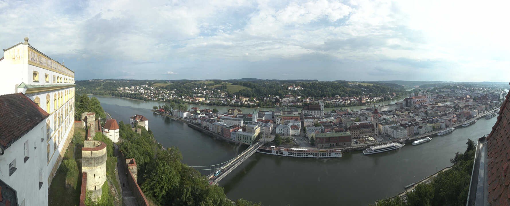 Archiv Foto Webcam Passau: Blick von der Veste Oberhaus auf Donau und Altstadt