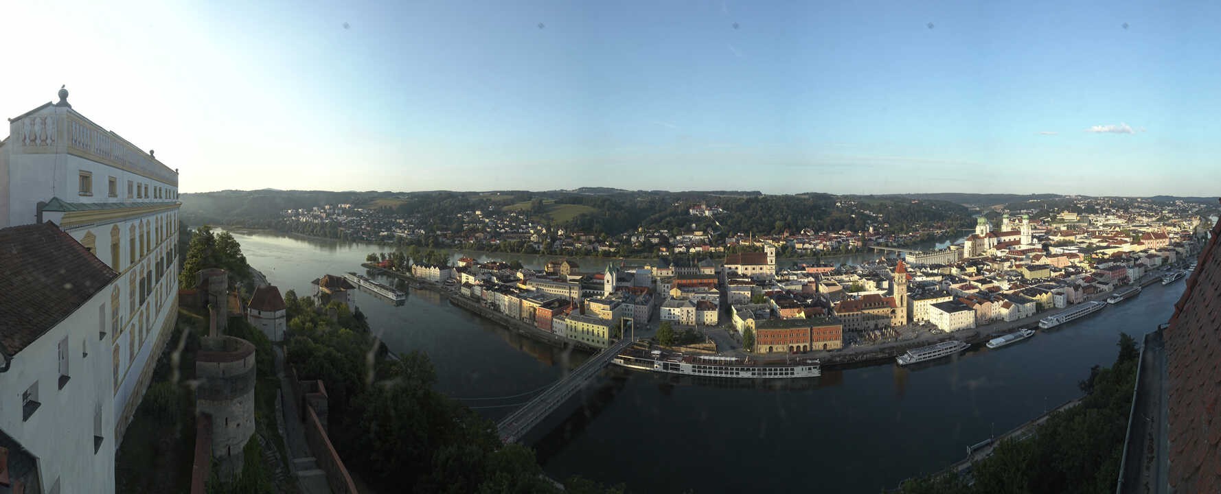 Archiv Foto Webcam Passau: Blick von der Veste Oberhaus auf Donau und Altstadt