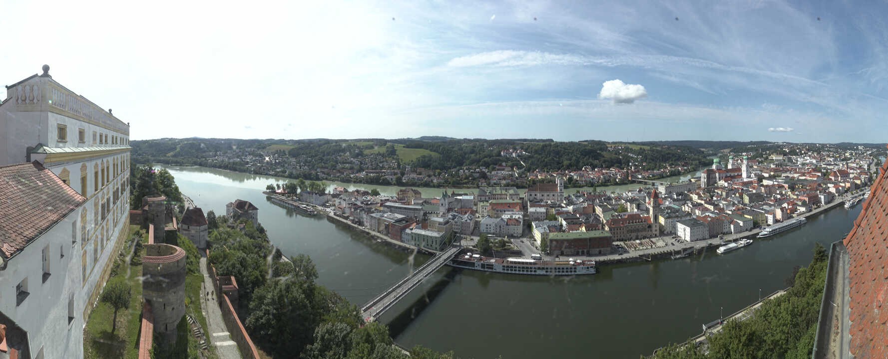 Archiv Foto Webcam Passau: Blick von der Veste Oberhaus auf Donau und Altstadt