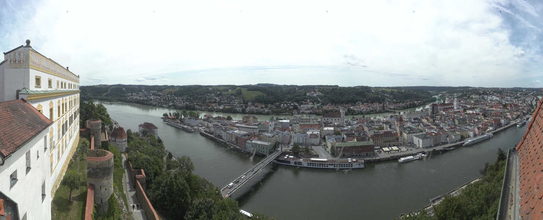 Archiv Foto Webcam Passau: Blick von der Veste Oberhaus auf Donau und Altstadt