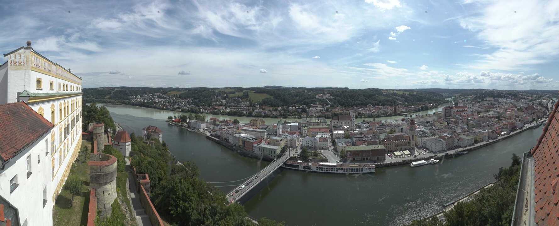 Archiv Foto Webcam Passau: Blick von der Veste Oberhaus auf Donau und Altstadt