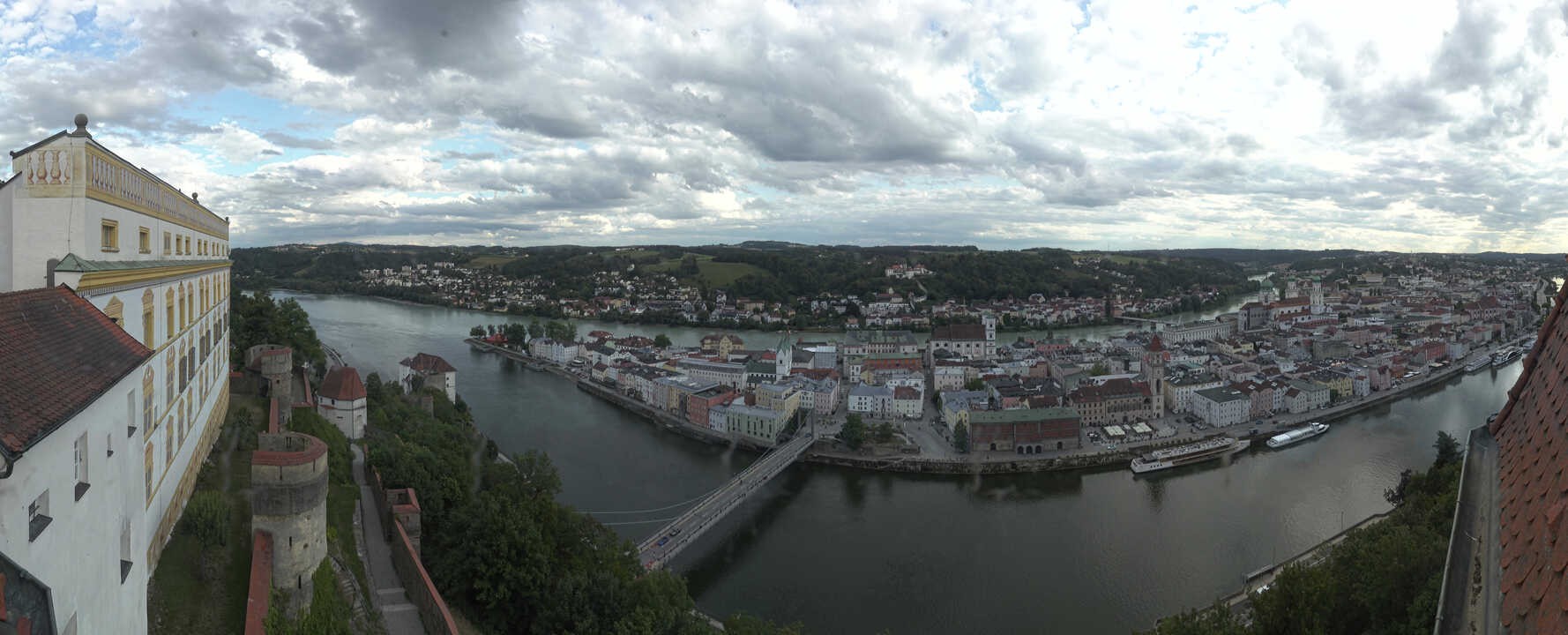 Archiv Foto Webcam Passau: Blick von der Veste Oberhaus auf Donau und Altstadt