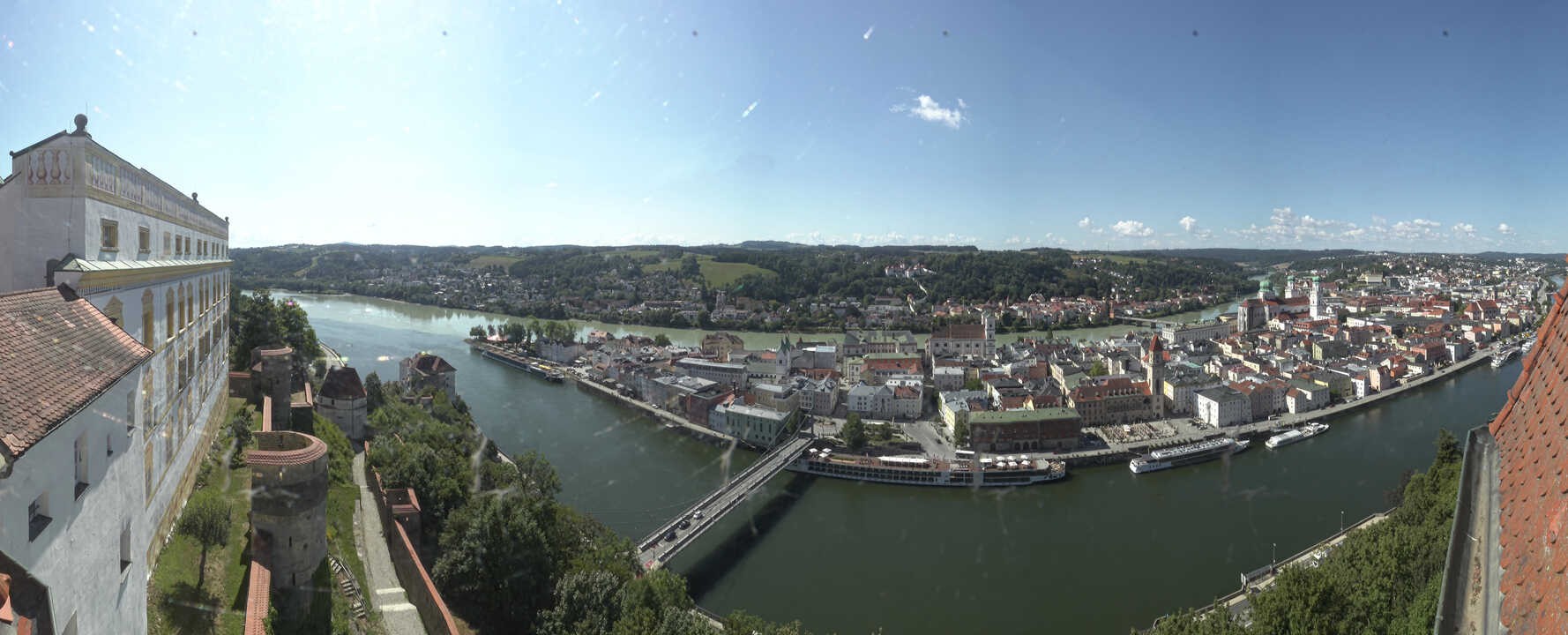 Archiv Foto Webcam Passau: Blick von der Veste Oberhaus auf Donau und Altstadt