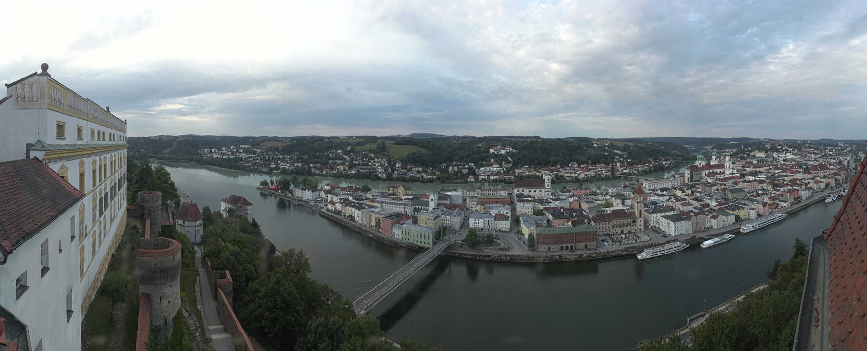 Archiv Foto Webcam Passau: Blick von der Veste Oberhaus auf Donau und Altstadt